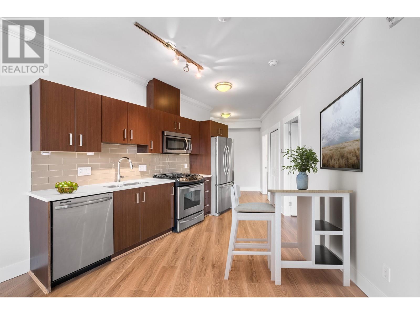404 857 W 15 Street, North Vancouver, British Columbia  V7P 1M5 - Photo 6 - R2826489