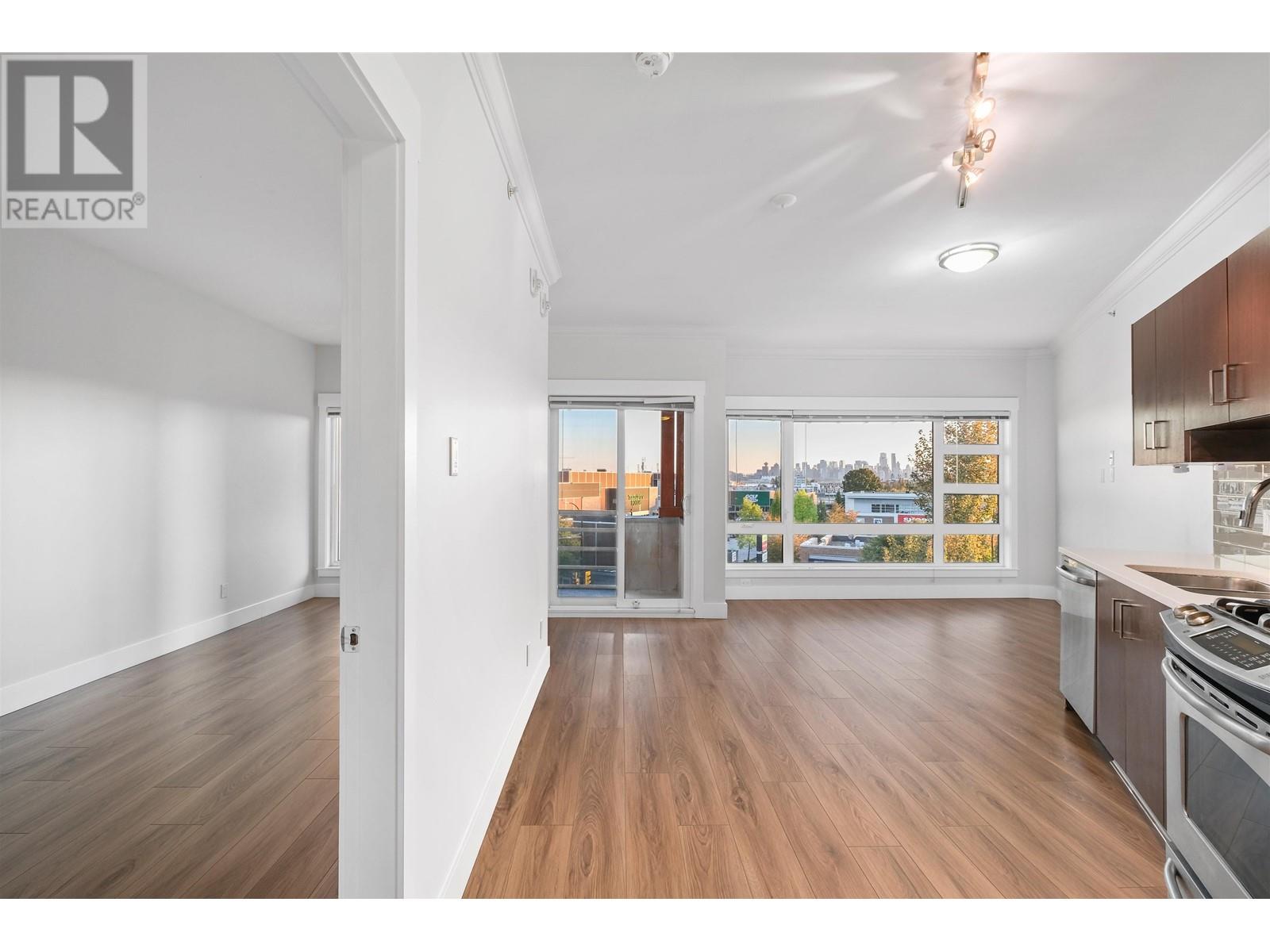 404 857 W 15 Street, North Vancouver, British Columbia  V7P 1M5 - Photo 9 - R2826489