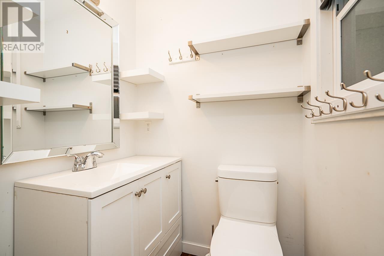 3562 Dalebright Drive, Burnaby, British Columbia  V5A 3E8 - Photo 21 - R2825660