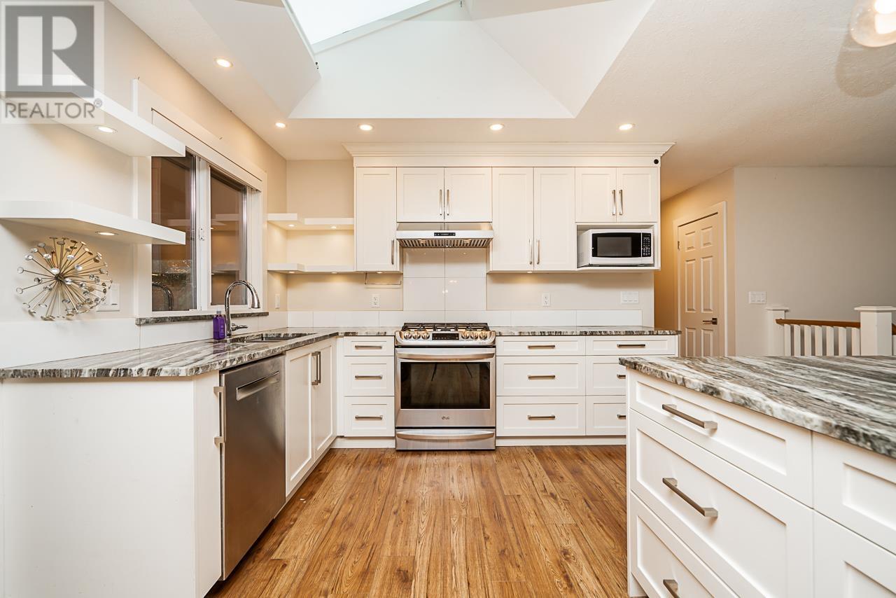 3562 Dalebright Drive, Burnaby, British Columbia  V5A 3E8 - Photo 12 - R2825660