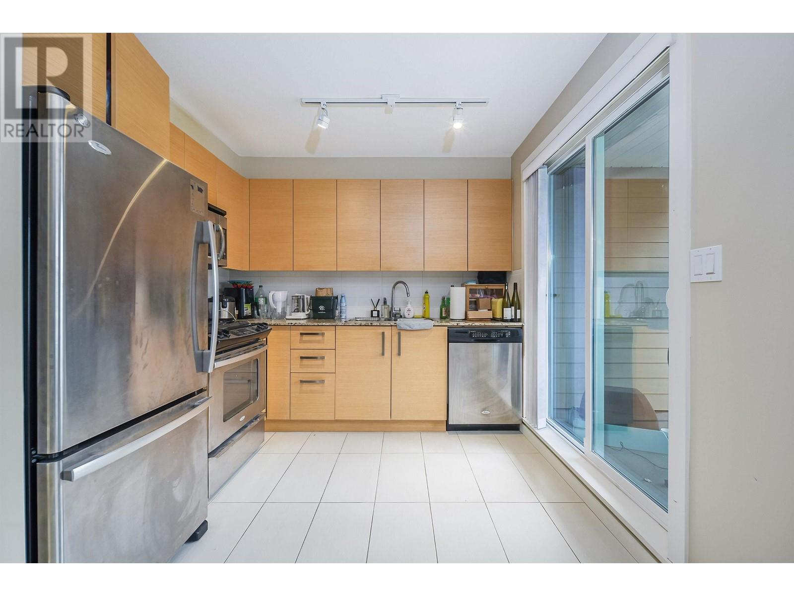 309 5665 Irmin Street, Burnaby, British Columbia  V5J 0C4 - Photo 9 - R2826512