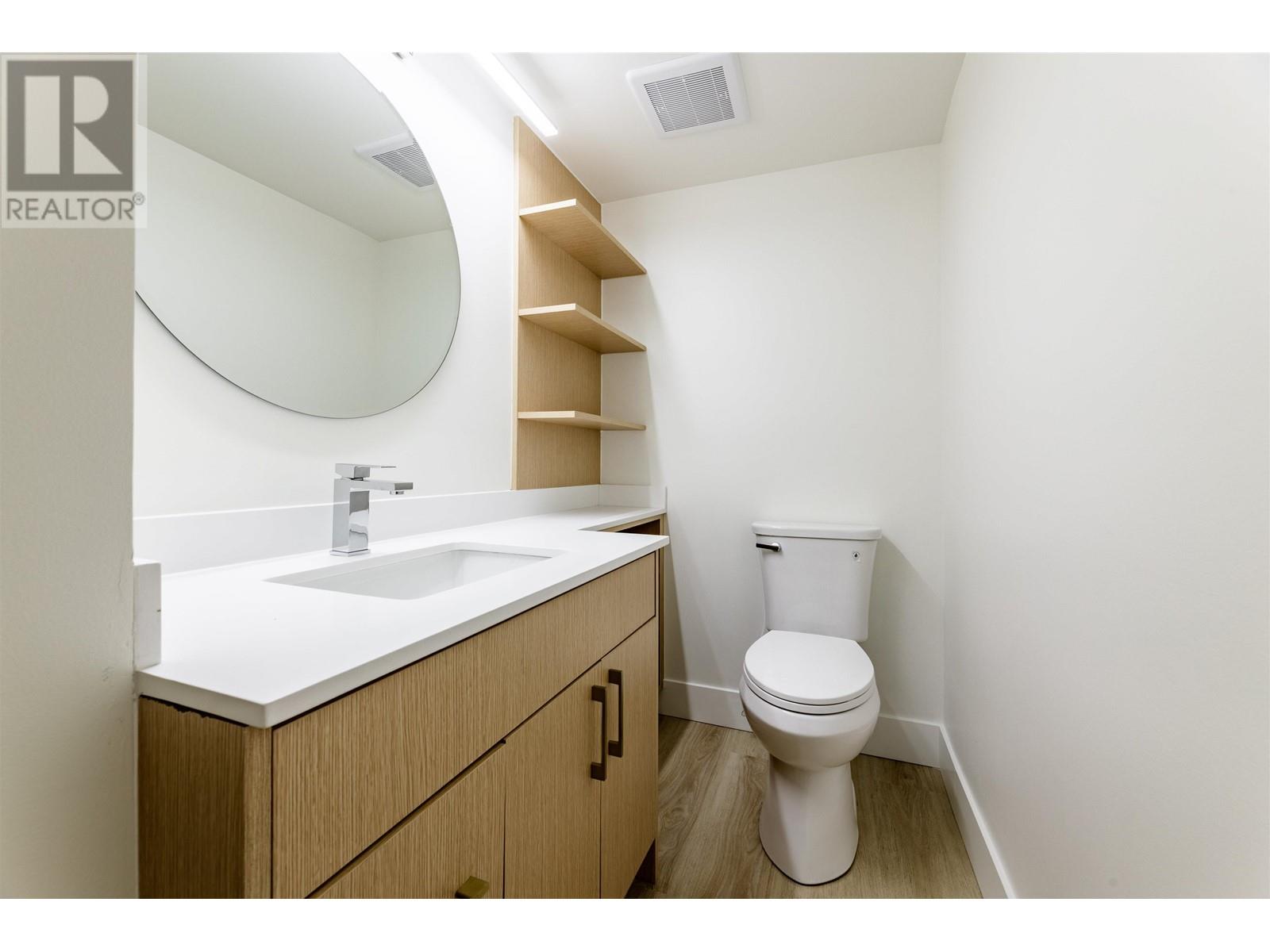 2004 3771 Bartlett Court, Burnaby, British Columbia  V3J 7G8 - Photo 5 - R2825201