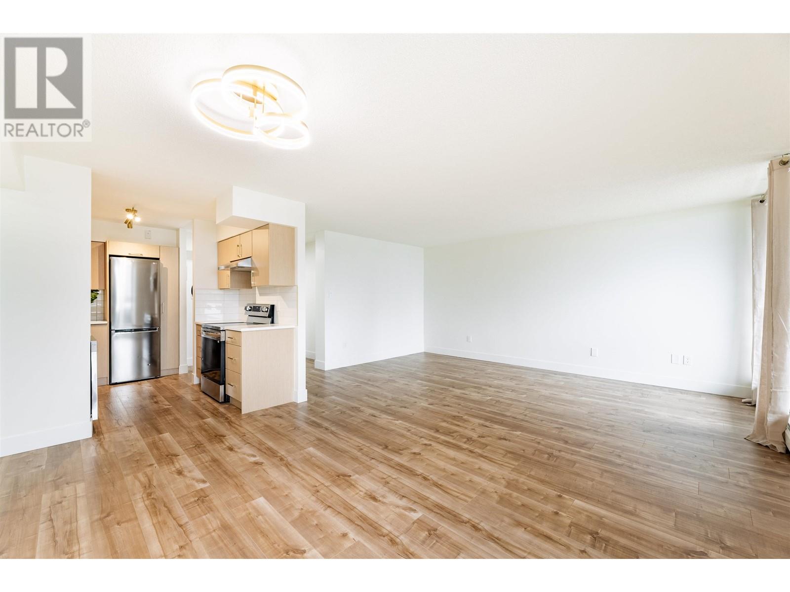 2004 3771 Bartlett Court, Burnaby, British Columbia  V3J 7G8 - Photo 14 - R2825201