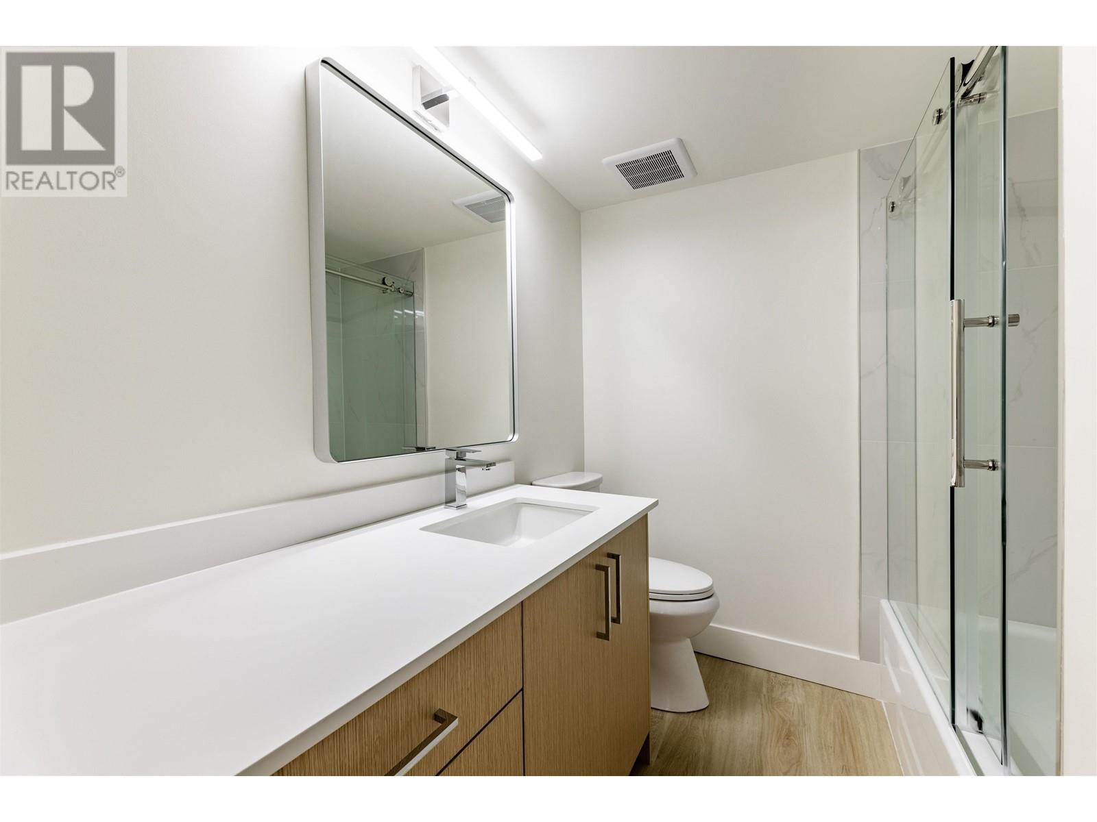 2004 3771 Bartlett Court, Burnaby, British Columbia  V3J 7G8 - Photo 9 - R2825201
