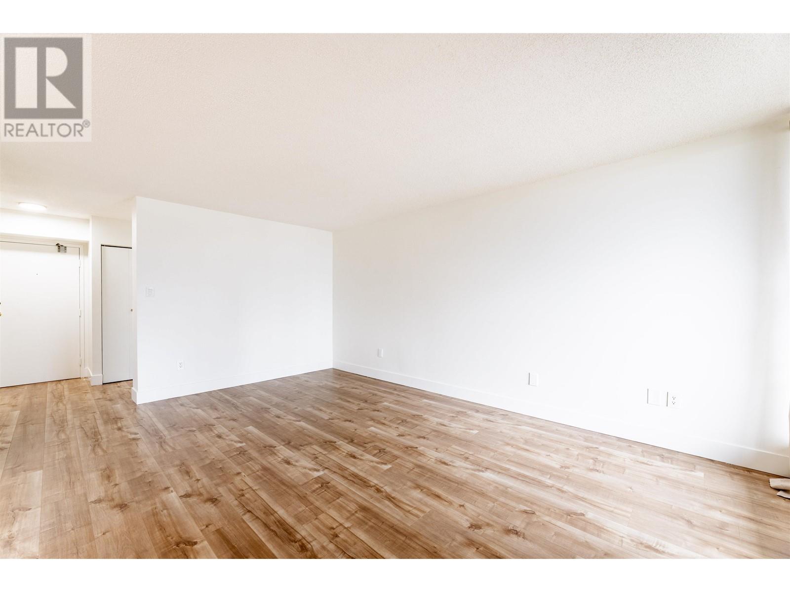 2004 3771 Bartlett Court, Burnaby, British Columbia  V3J 7G8 - Photo 12 - R2825201