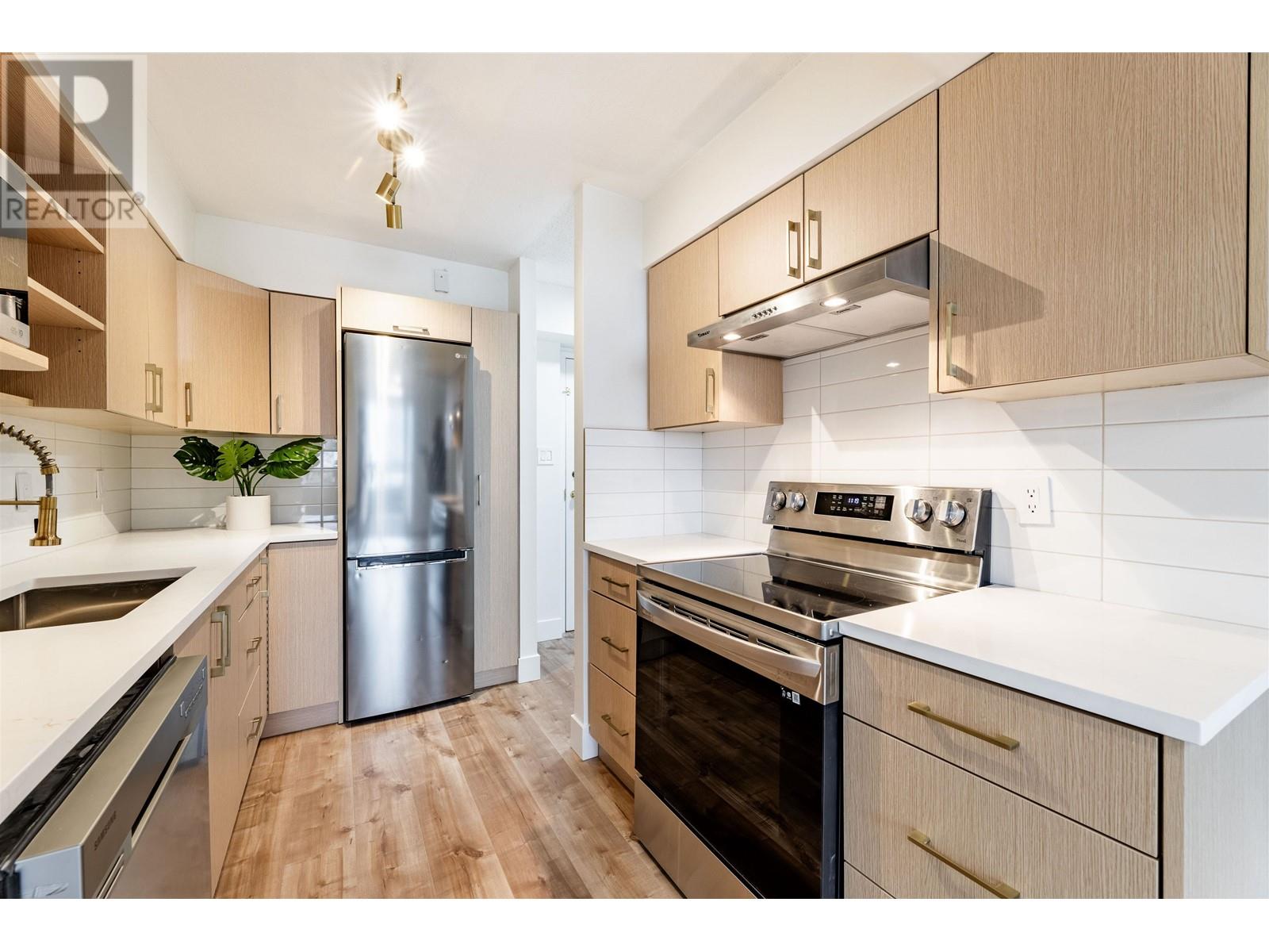 2004 3771 Bartlett Court, Burnaby, British Columbia  V3J 7G8 - Photo 15 - R2825201