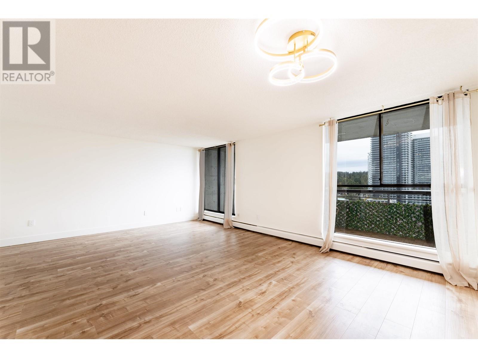 2004 3771 Bartlett Court, Burnaby, British Columbia  V3J 7G8 - Photo 13 - R2825201
