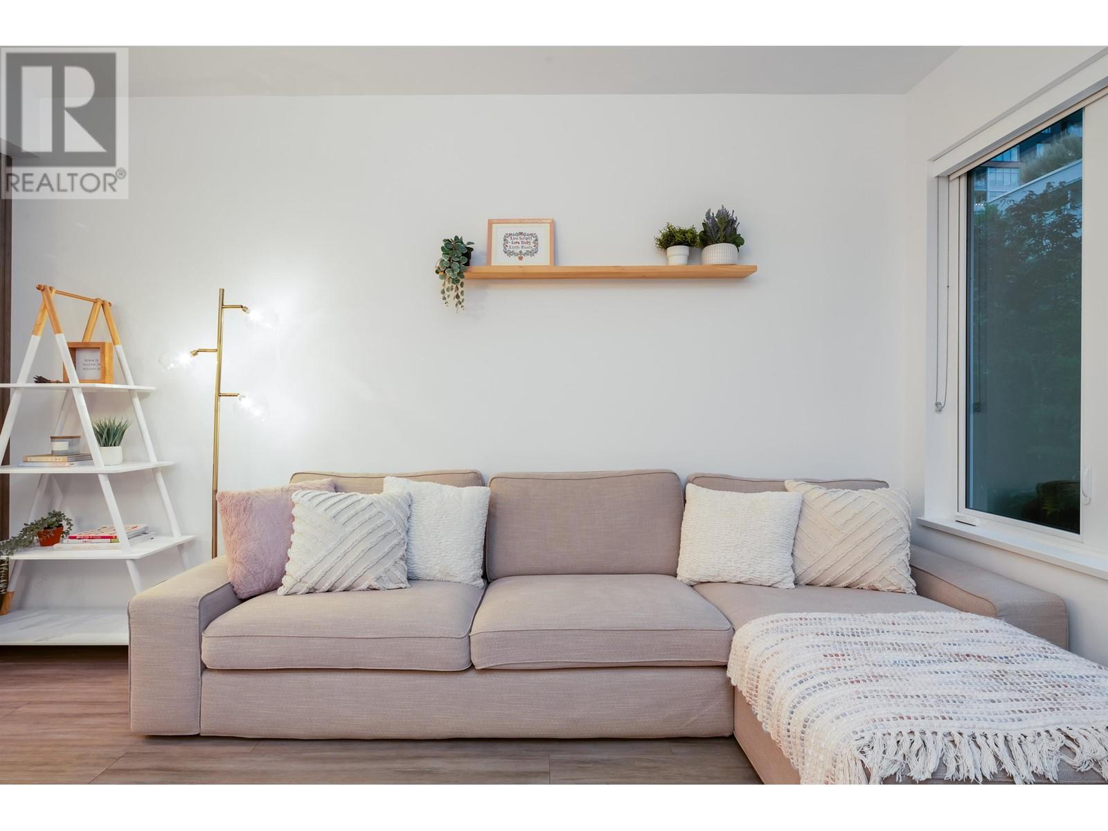 107 2060 Curling Road, North Vancouver, British Columbia  V7P 0E1 - Photo 4 - R2826550