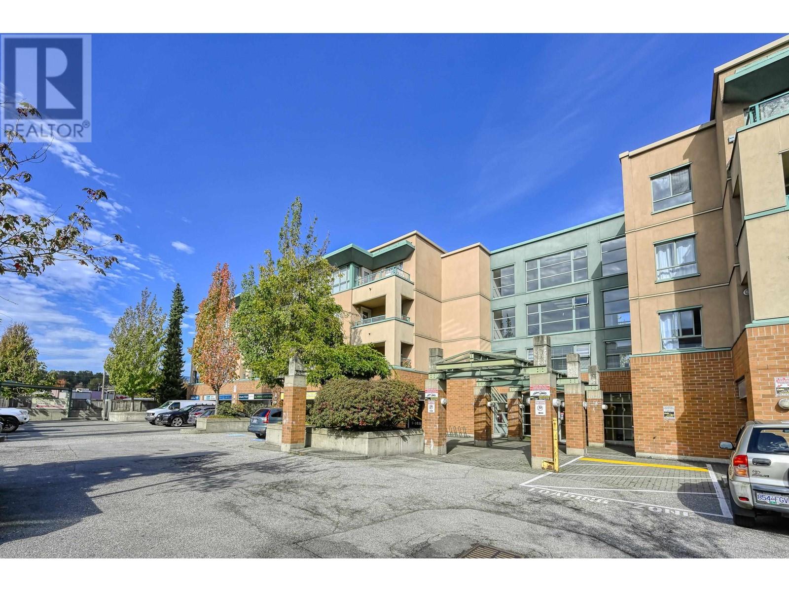 216 223 Mountain Highway, North Vancouver, British Columbia  V7J 3V3 - Photo 2 - R2826594