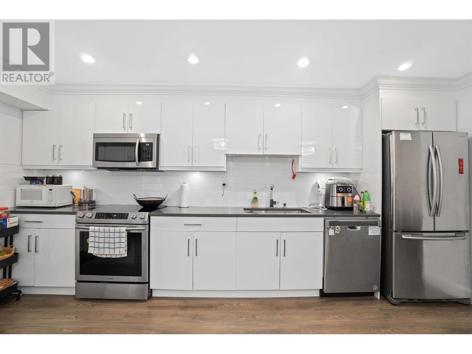 5188 Chambers Street, Vancouver, British Columbia  V5R 0G2 - Photo 4 - R2826599