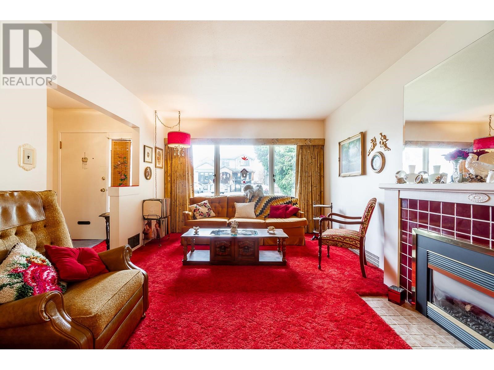 8348 12th Avenue, Burnaby, British Columbia  V3N 2L6 - Photo 6 - R2826229