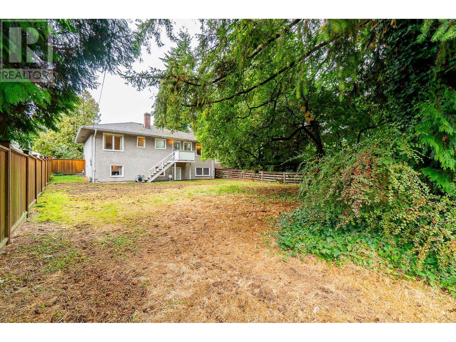 8348 12th Avenue, Burnaby, British Columbia  V3N 2L6 - Photo 30 - R2826229