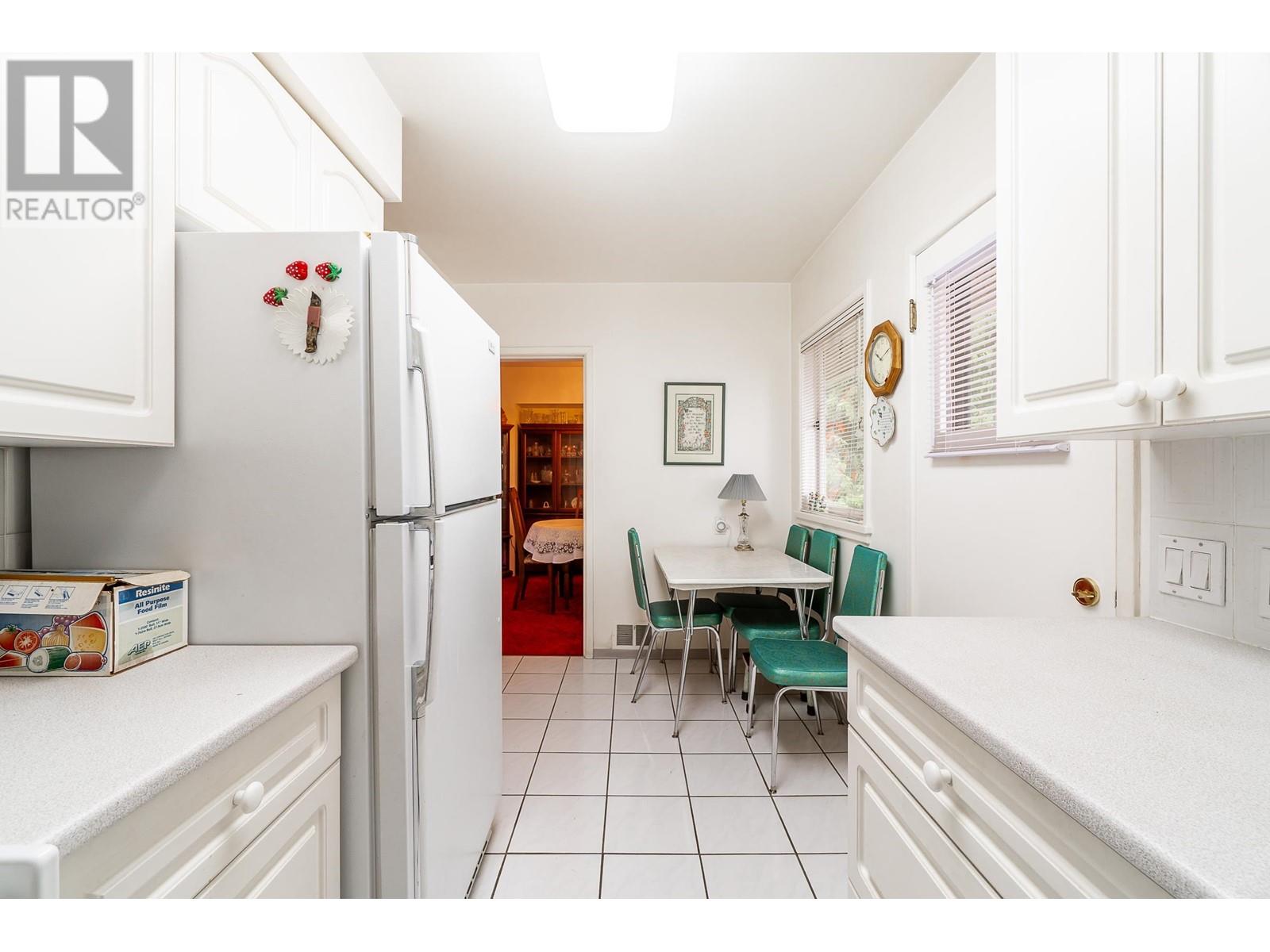 8348 12th Avenue, Burnaby, British Columbia  V3N 2L6 - Photo 10 - R2826229