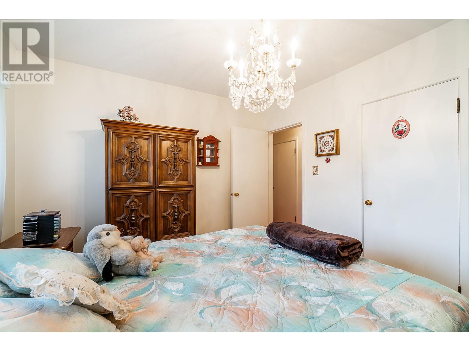 8348 12th Avenue, Burnaby, British Columbia  V3N 2L6 - Photo 18 - R2826229