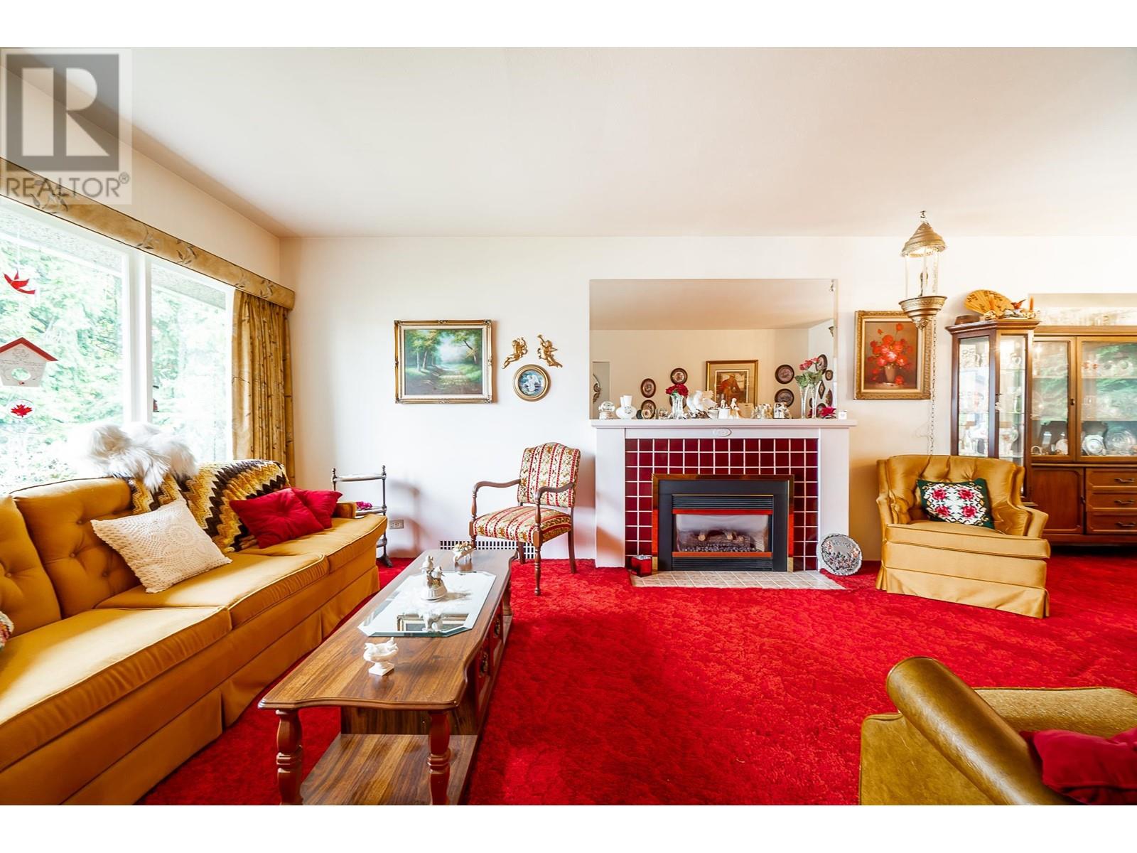 8348 12th Avenue, Burnaby, British Columbia  V3N 2L6 - Photo 3 - R2826229