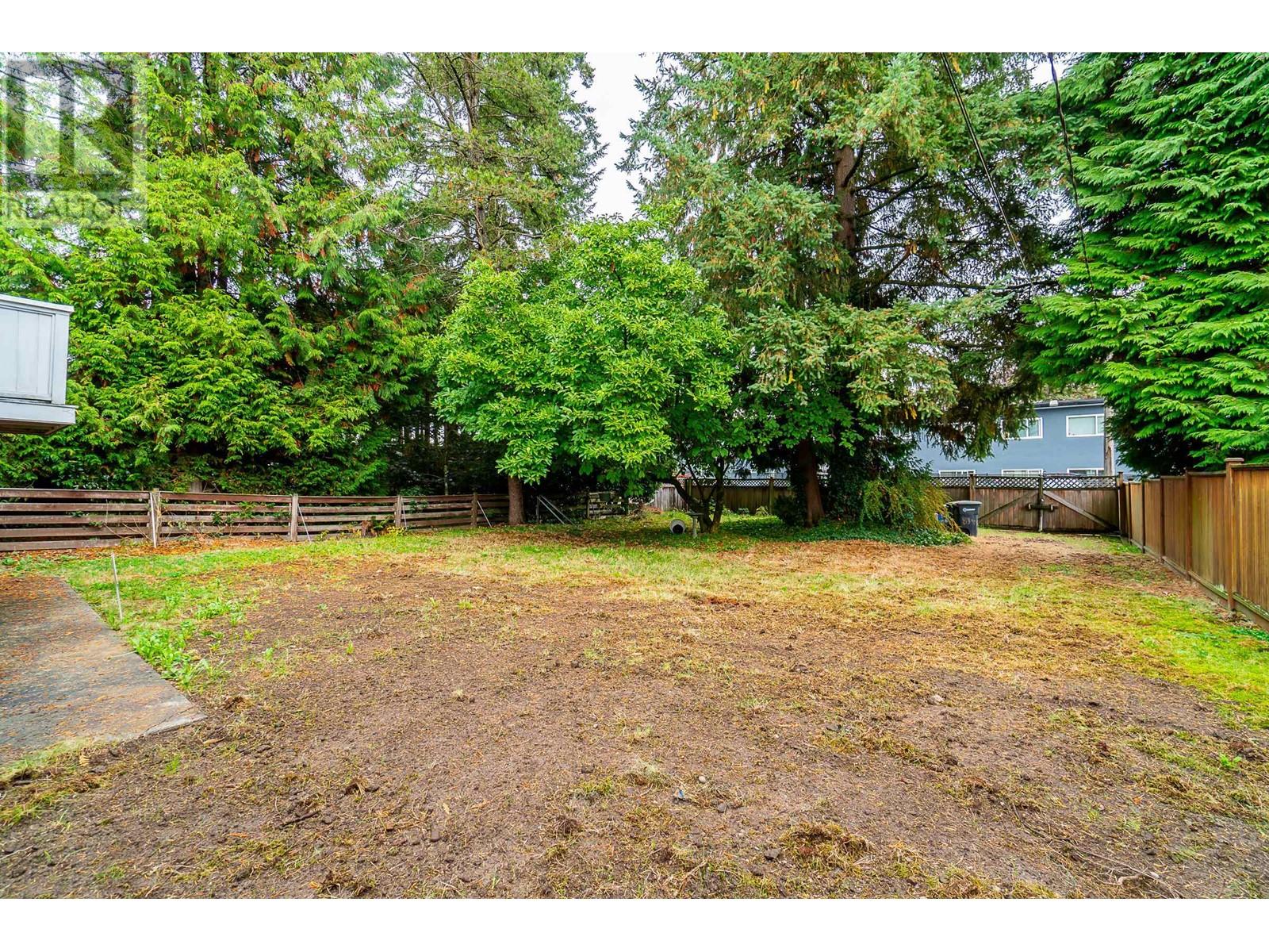 8348 12th Avenue, Burnaby, British Columbia  V3N 2L6 - Photo 31 - R2826229