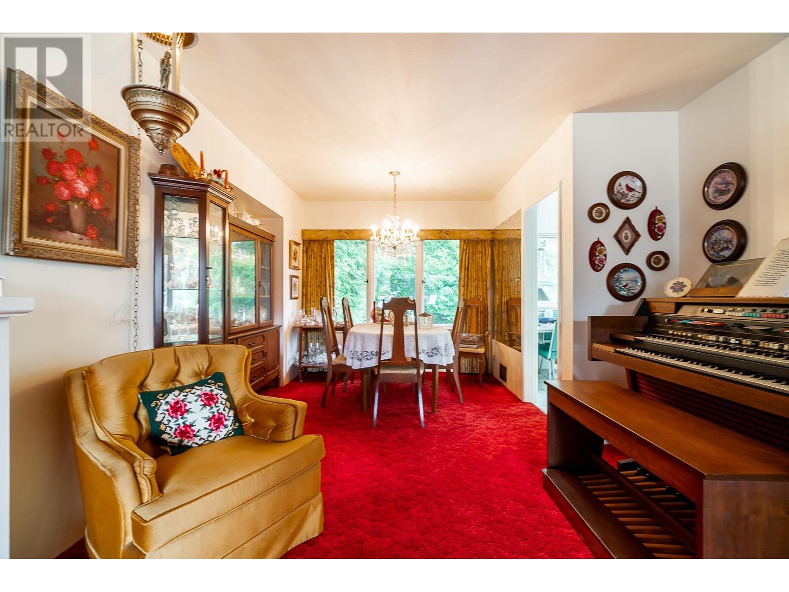 8348 12th Avenue, Burnaby, British Columbia  V3N 2L6 - Photo 5 - R2826229