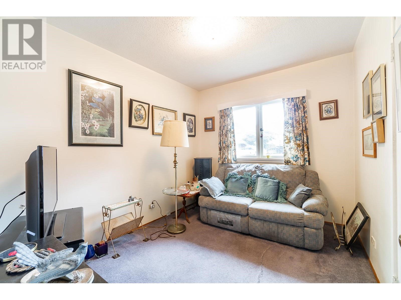 8348 12th Avenue, Burnaby, British Columbia  V3N 2L6 - Photo 16 - R2826229