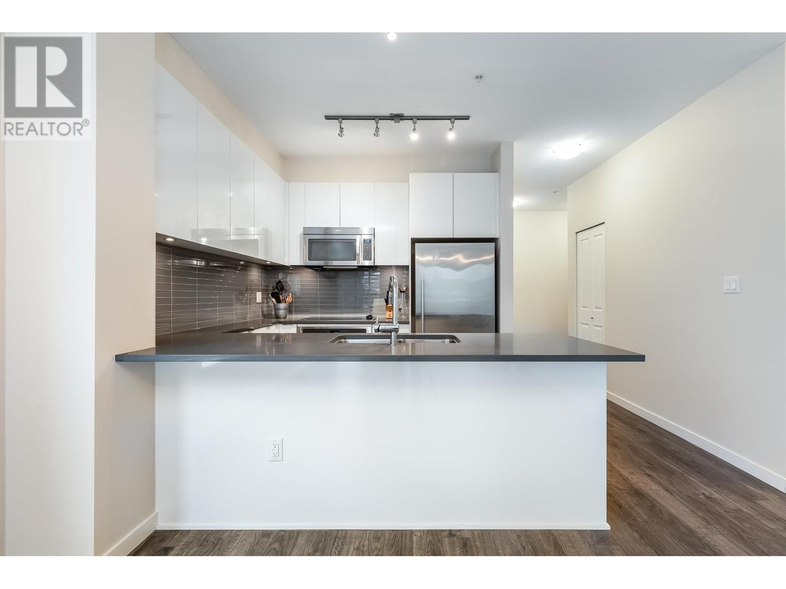 311 2665 Mountain Highway, North Vancouver, British Columbia  V7J 0A8 - Photo 13 - R2826275