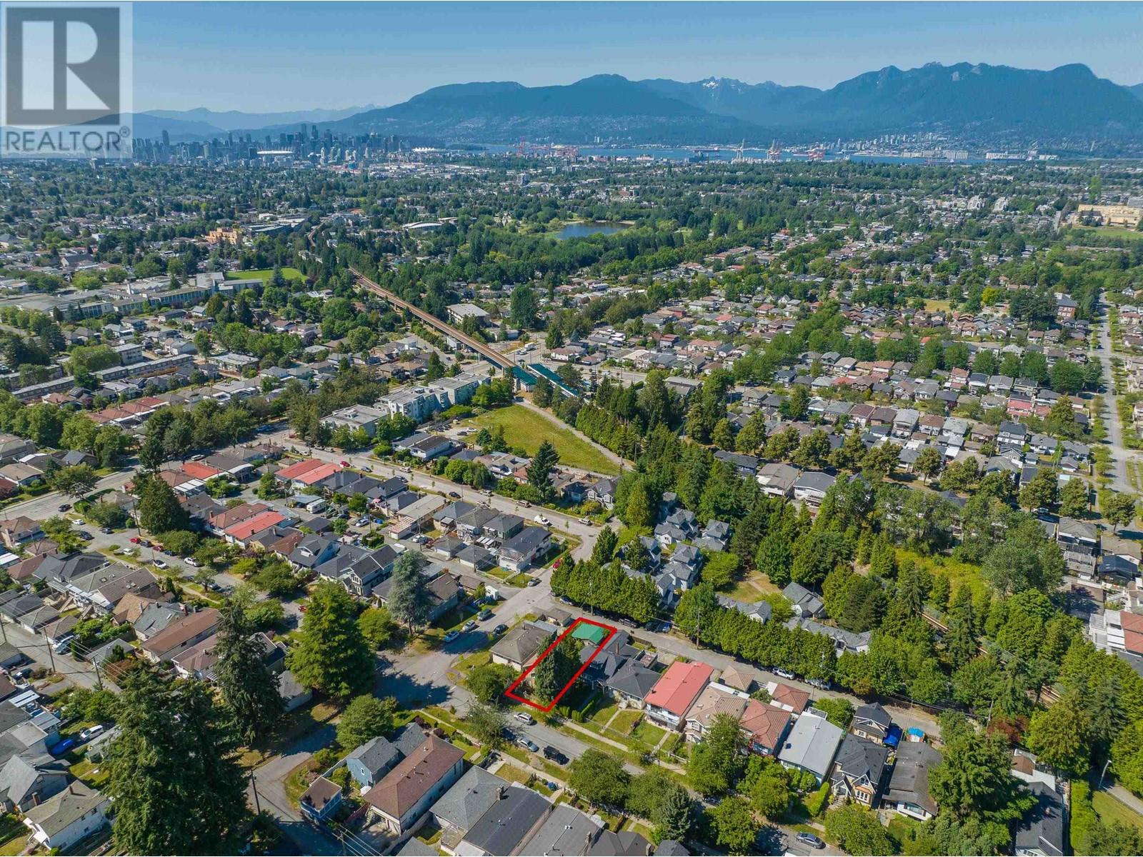 2509 E 27th Avenue, Vancouver, British Columbia  V5R 1N2 - Photo 2 - R2826392