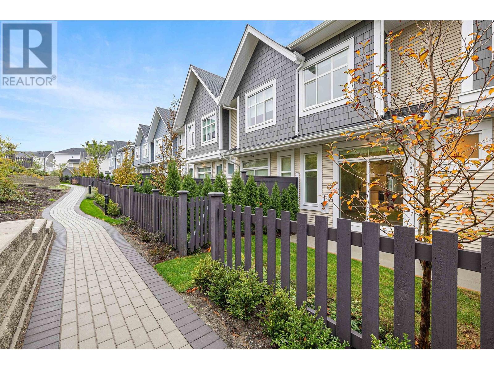 1069 11280 Pazarena Place, Maple Ridge, British Columbia  V2X 9H8 - Photo 5 - R2826585