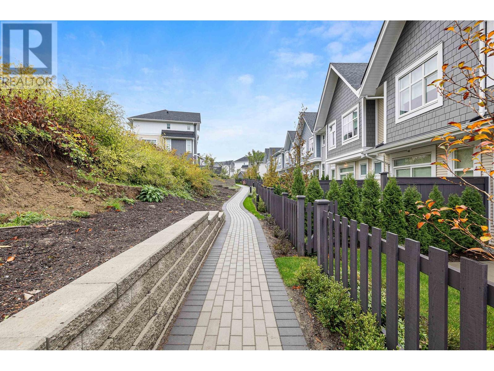 1069 11280 Pazarena Place, Maple Ridge, British Columbia  V2X 9H8 - Photo 6 - R2826585