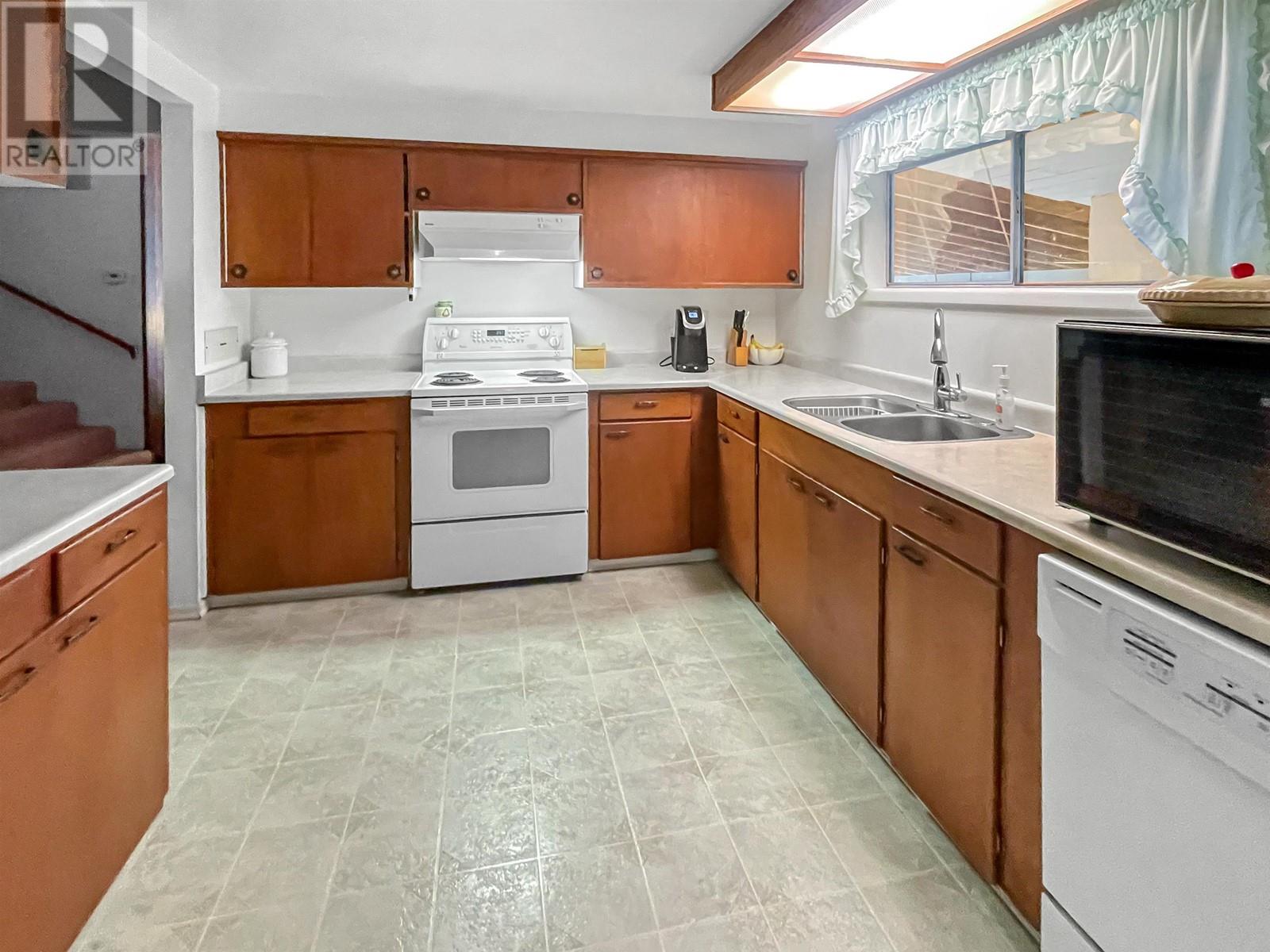 38805 Garibaldi Avenue, Squamish, British Columbia  B8B 0C9 - Photo 3 - R2826610