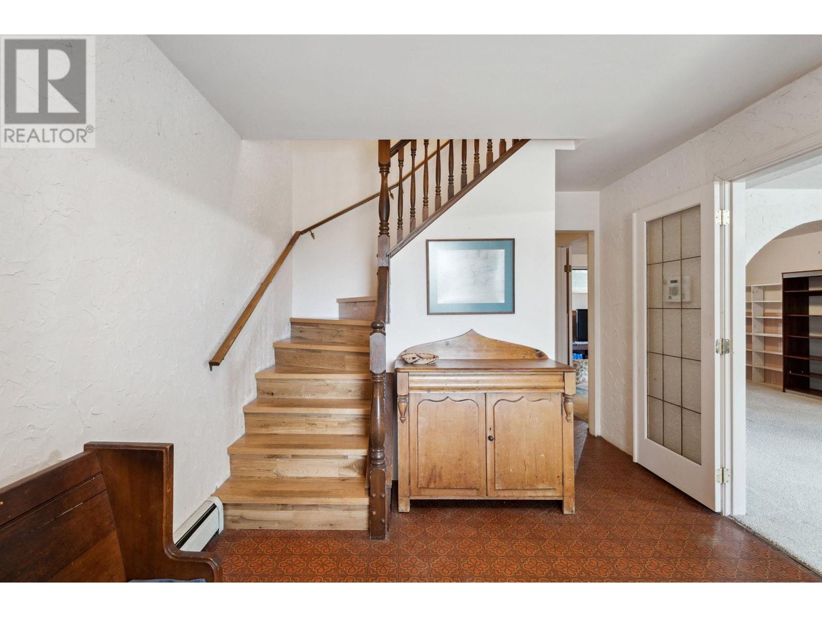 1406 Mcnair Drive, North Vancouver, British Columbia  V7K 1X5 - Photo 21 - R2825093