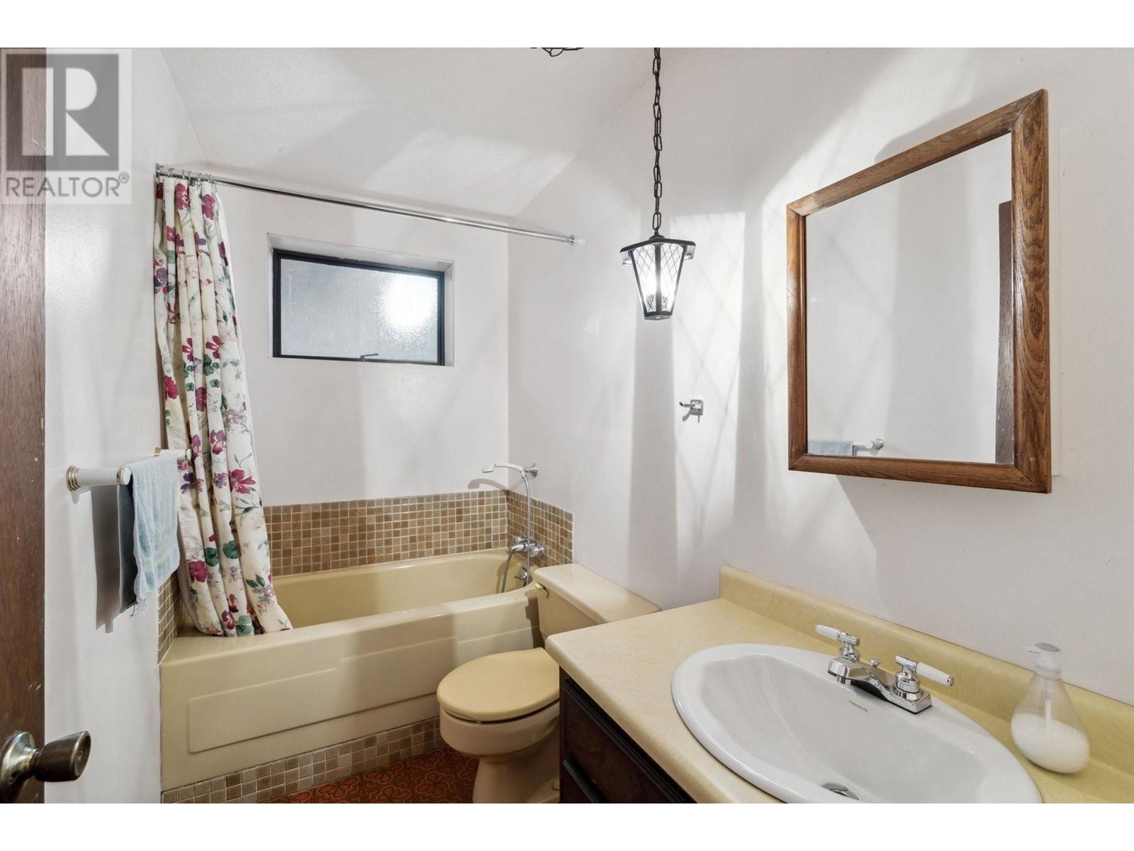 1406 Mcnair Drive, North Vancouver, British Columbia  V7K 1X5 - Photo 20 - R2825093