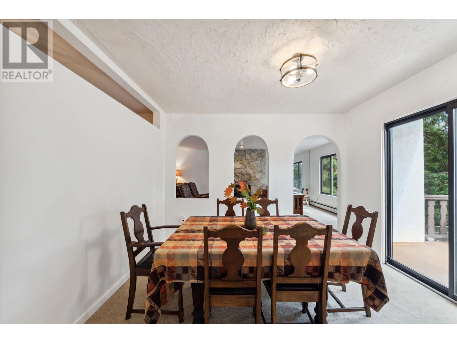 1406 Mcnair Drive, North Vancouver, British Columbia  V7K 1X5 - Photo 7 - R2825093