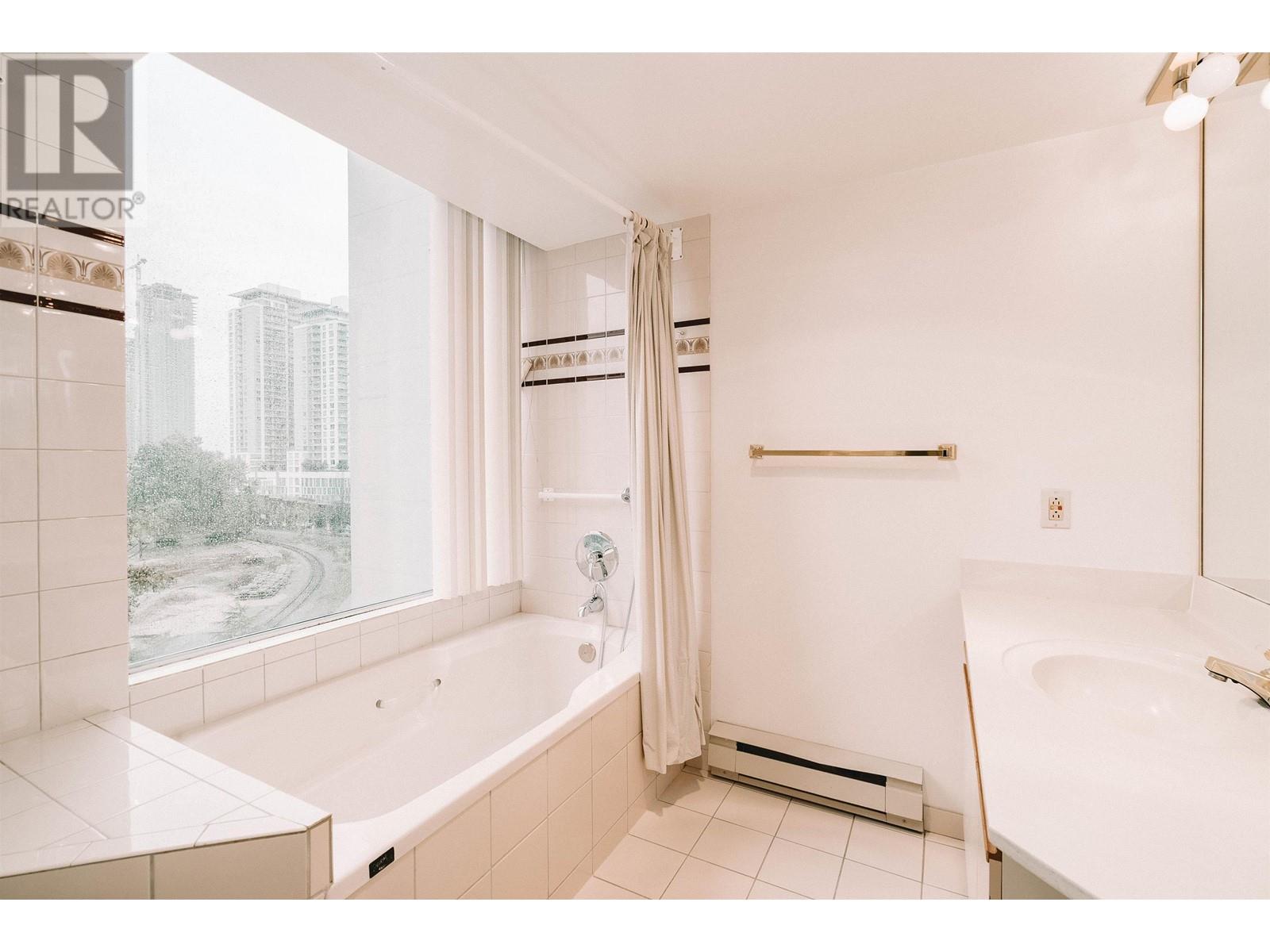 706 1065 Quayside Drive, New Westminster, British Columbia  V3M 1C5 - Photo 11 - R2826185