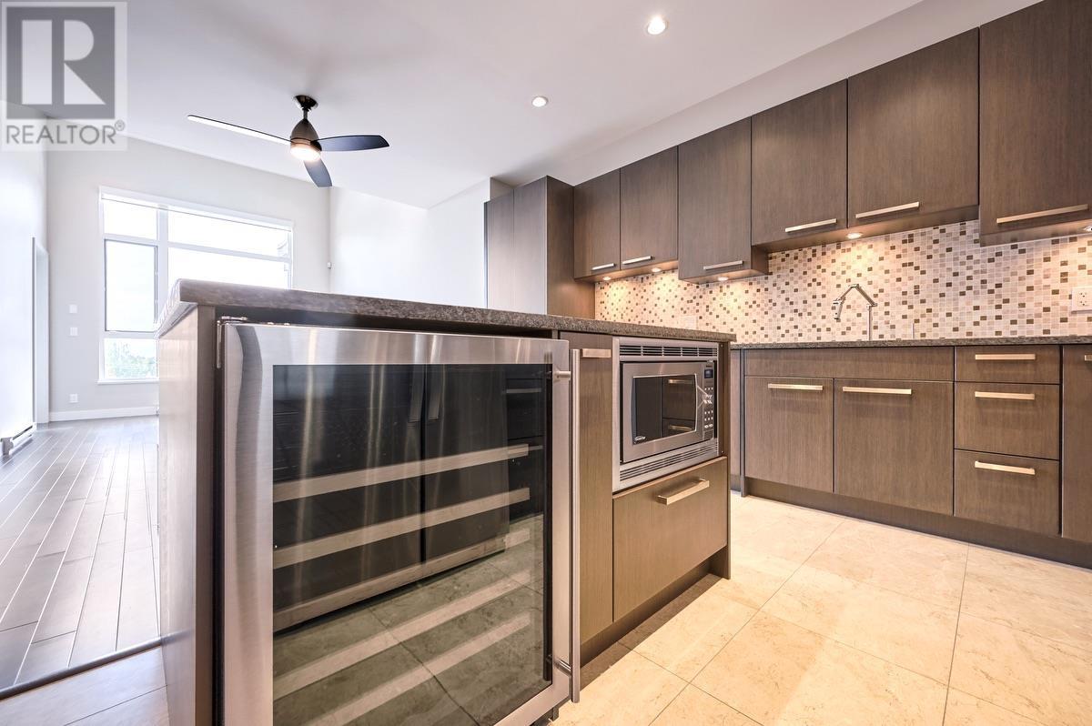 406 4570 Hastings Street, Burnaby, British Columbia  V5C 0E8 - Photo 9 - R2823024