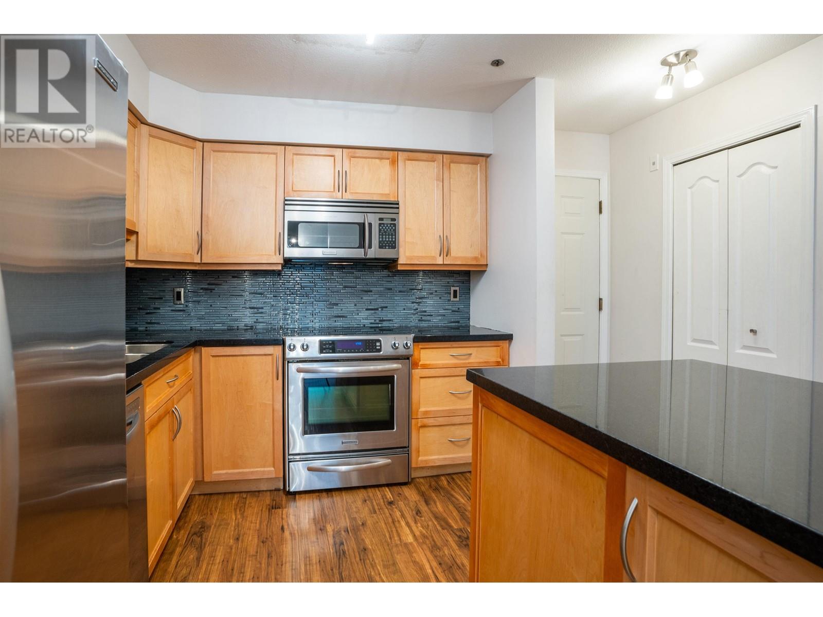107 5375 Victory Street, Burnaby, British Columbia  V5J 1T2 - Photo 11 - R2823580