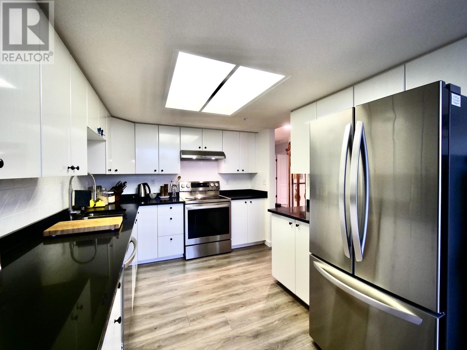 602 1196 Pipeline Road, Coquitlam, British Columbia  V3B 7Z6 - Photo 4 - R2825462