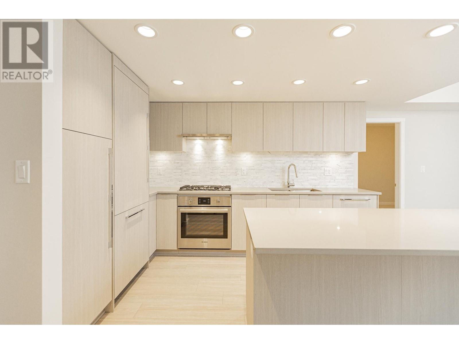 1604 1182 Westwood Street, Coquitlam, British Columbia  V3B 0T9 - Photo 2 - R2826641