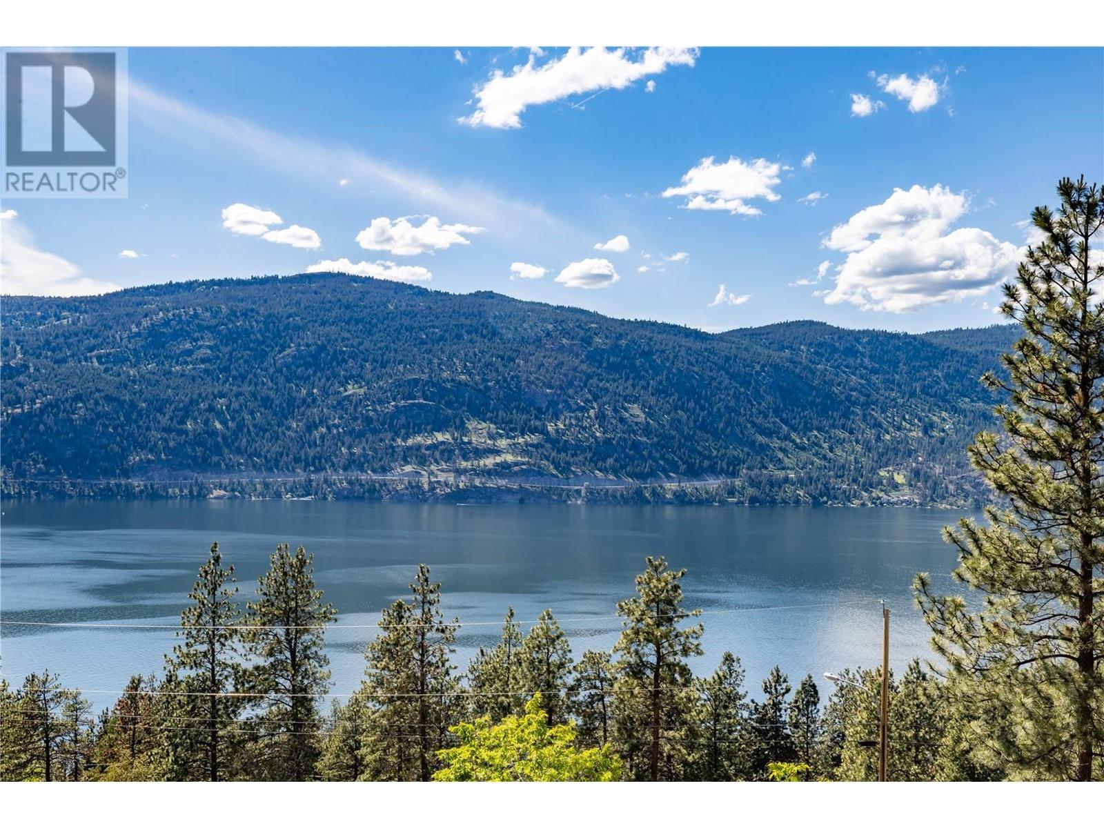 2455 Arthur Court, kelowna, British Columbia