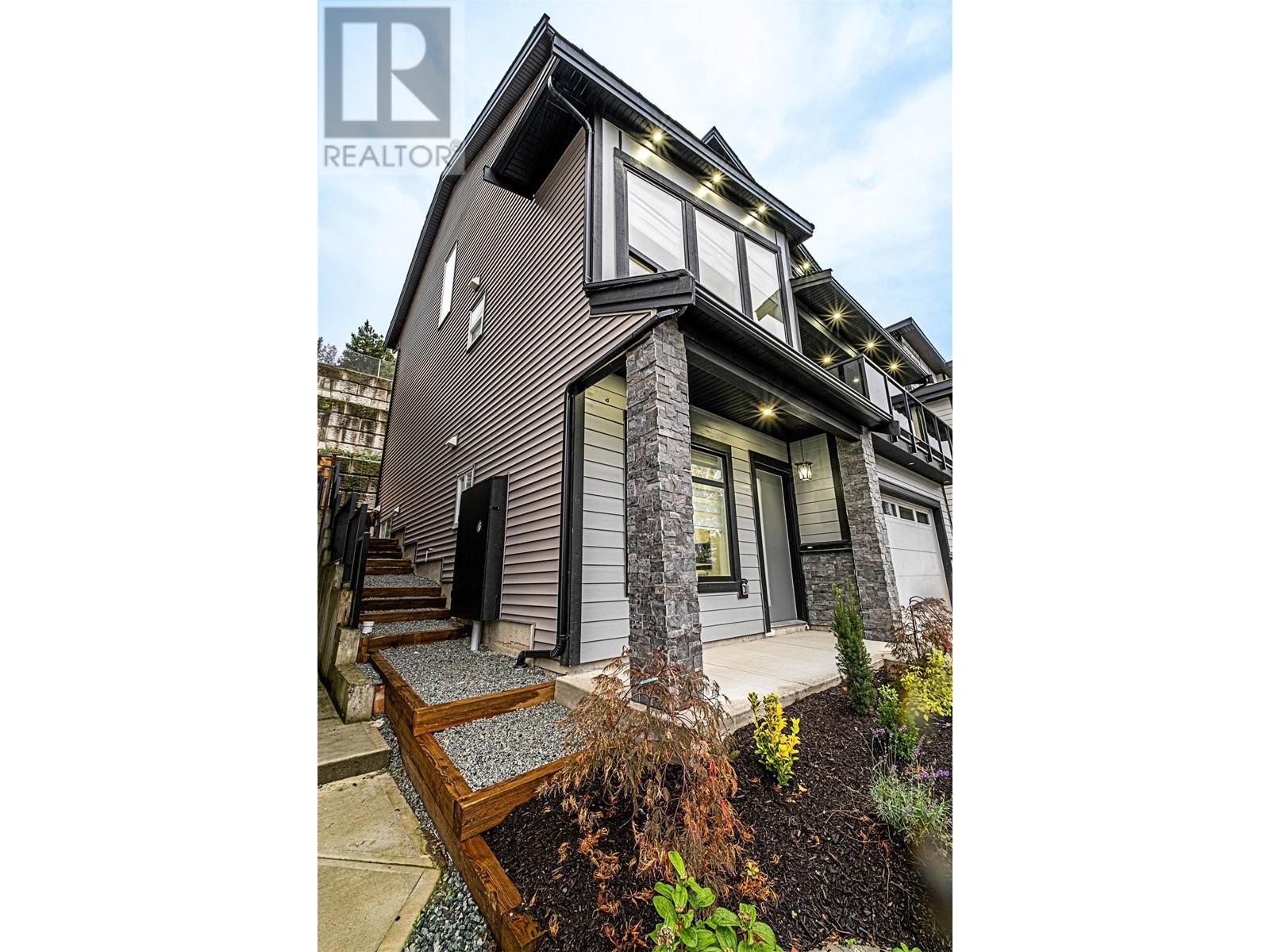 10516 Mcveety Street, Maple Ridge, British Columbia  V2W 0K3 - Photo 3 - R2825874