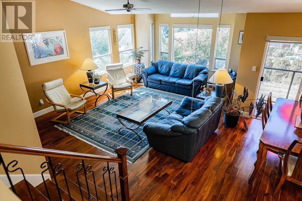 496 Ocean View Drive, Gibsons, British Columbia  V0N 1V5 - Photo 10 - R2826649