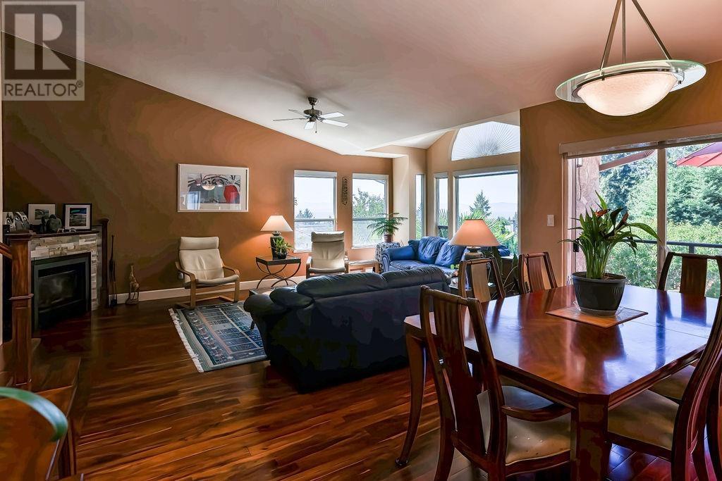 496 Ocean View Drive, Gibsons, British Columbia  V0N 1V5 - Photo 11 - R2826649