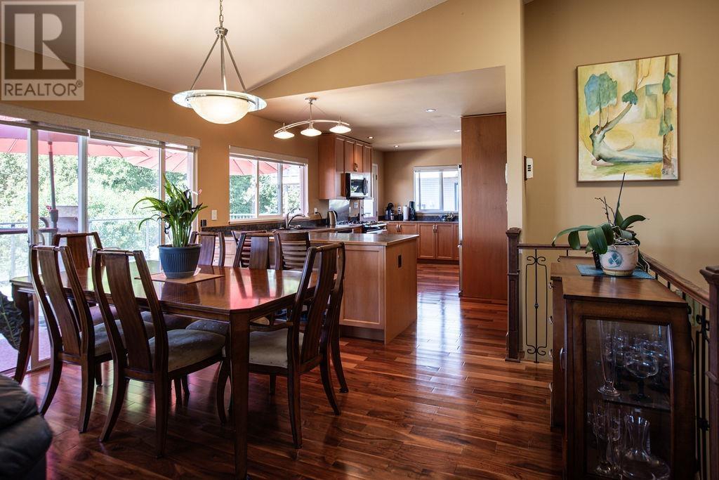 496 Ocean View Drive, Gibsons, British Columbia  V0N 1V5 - Photo 12 - R2826649