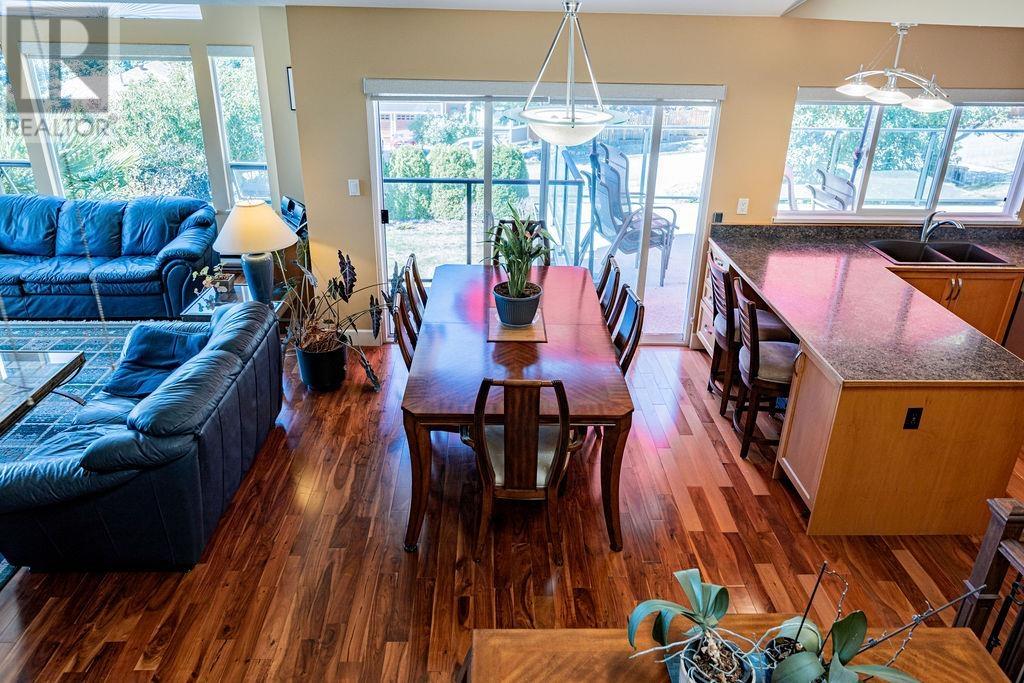 496 Ocean View Drive, Gibsons, British Columbia  V0N 1V5 - Photo 16 - R2826649