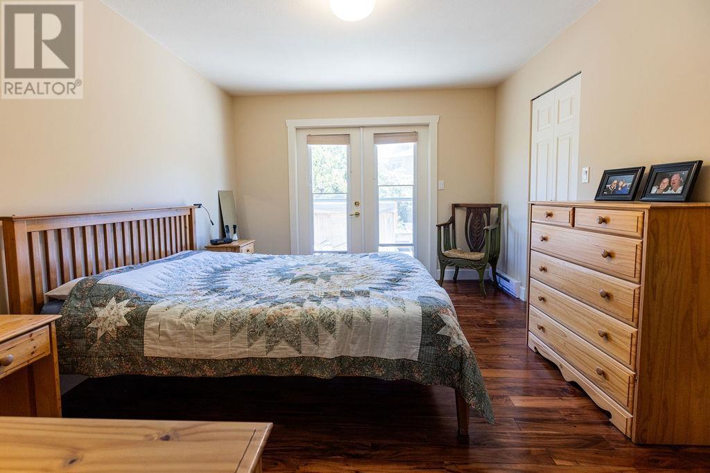 496 Ocean View Drive, Gibsons, British Columbia  V0N 1V5 - Photo 22 - R2826649