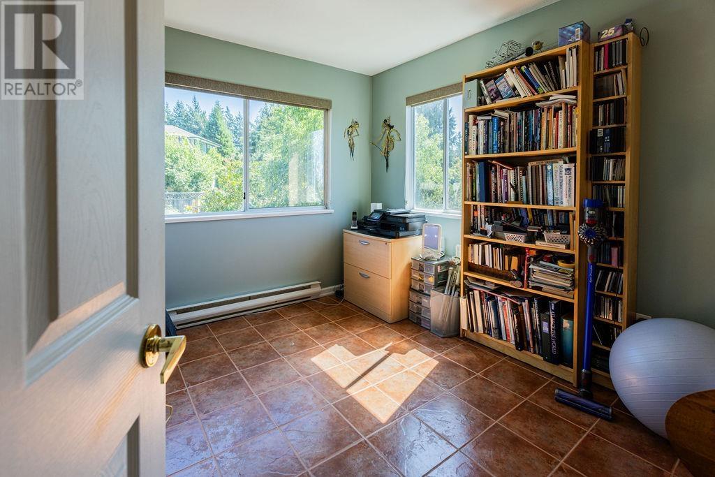 496 Ocean View Drive, Gibsons, British Columbia  V0N 1V5 - Photo 24 - R2826649