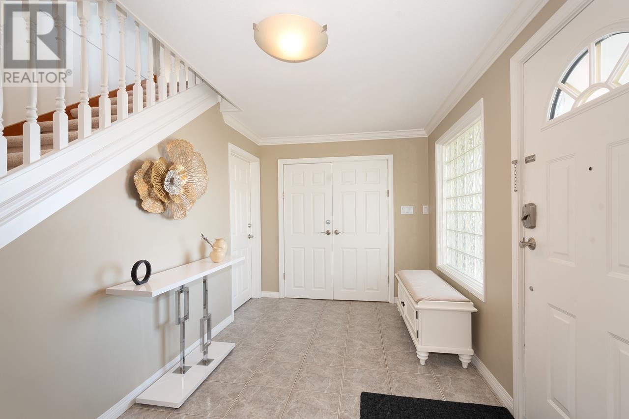 3808 Lonsdale Avenue, North Vancouver, British Columbia  V7N 3K6 - Photo 3 - R2818979