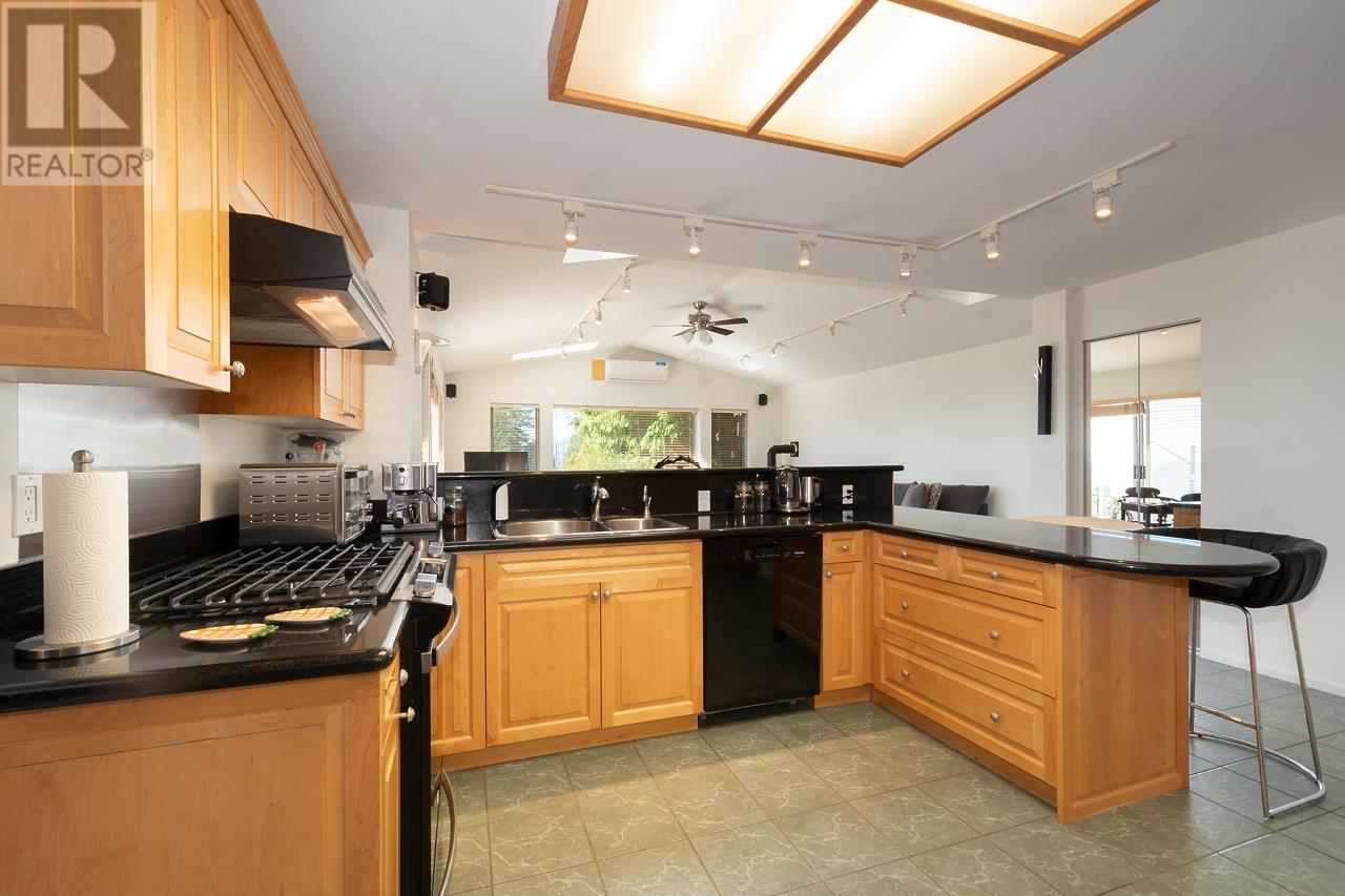 3808 Lonsdale Avenue, North Vancouver, British Columbia  V7N 3K6 - Photo 11 - R2818979