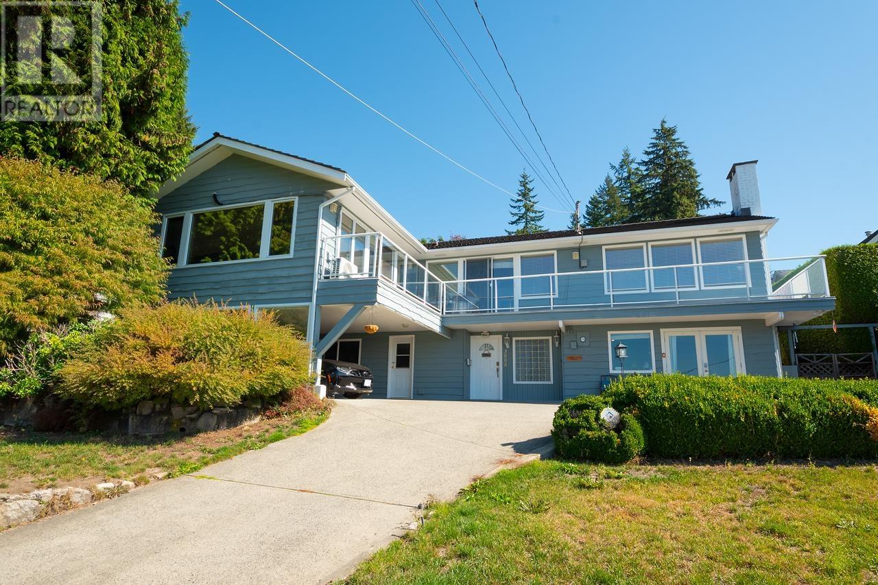3808 LONSDALE AVENUE, north vancouver, British Columbia