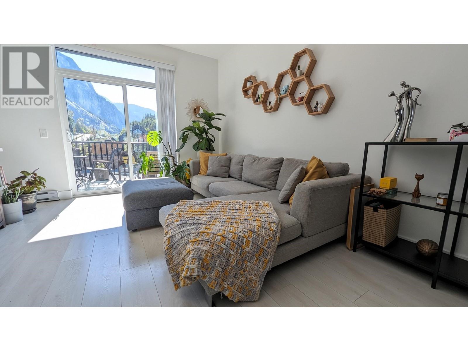 1383 Valleyside Place, Squamish, British Columbia  V8B 1A8 - Photo 7 - R2824982