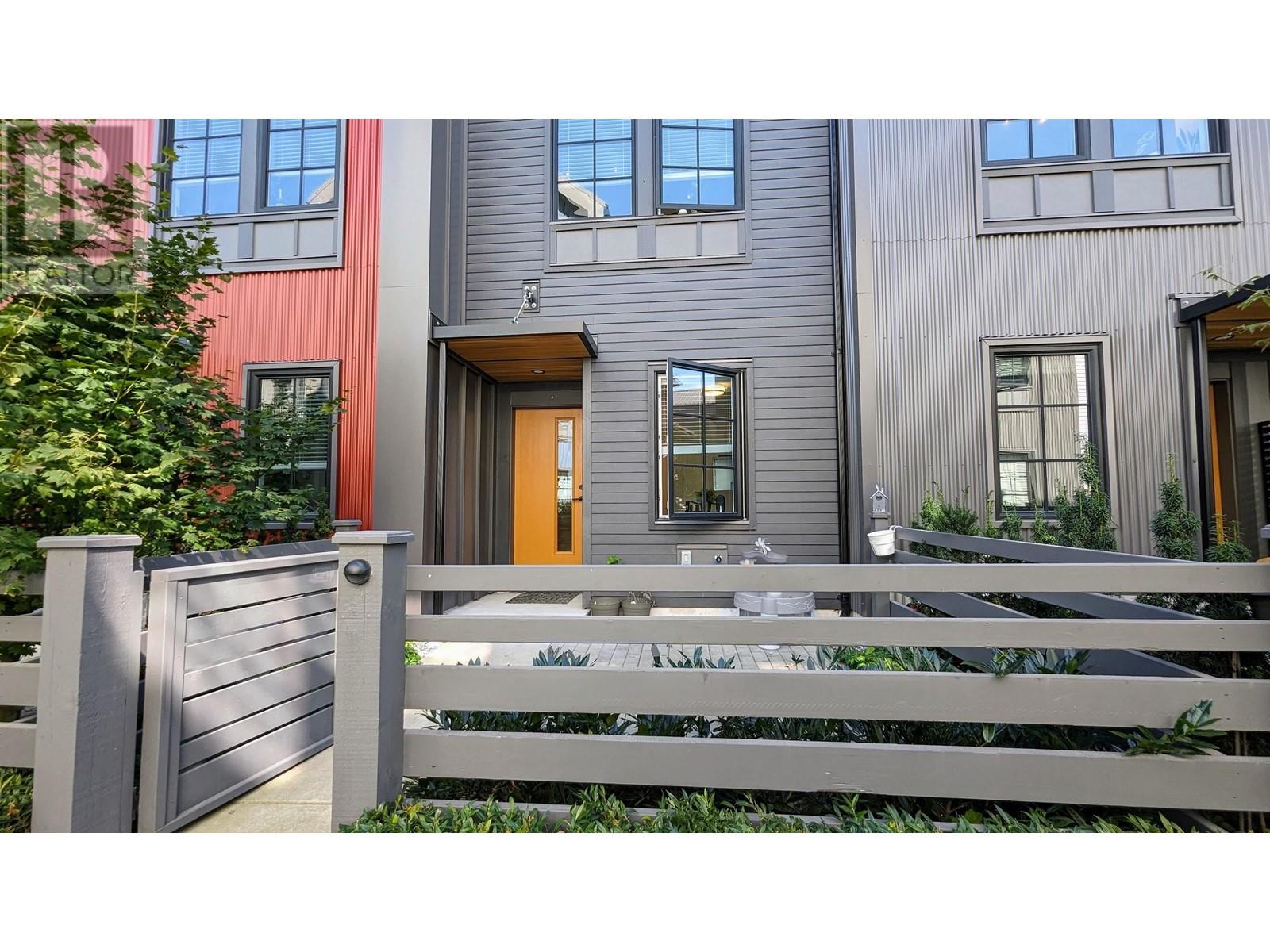 1383 Valleyside Place, Squamish, British Columbia  V8B 1A8 - Photo 2 - R2824982