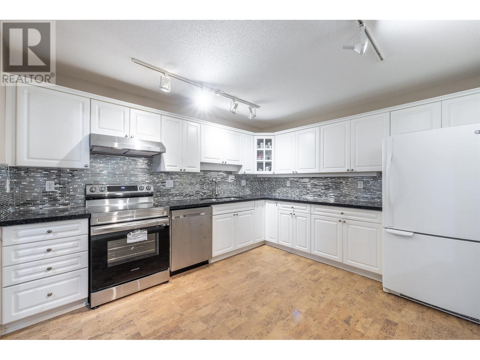 207 7231 ANTRIM AVENUE, burnaby, British Columbia