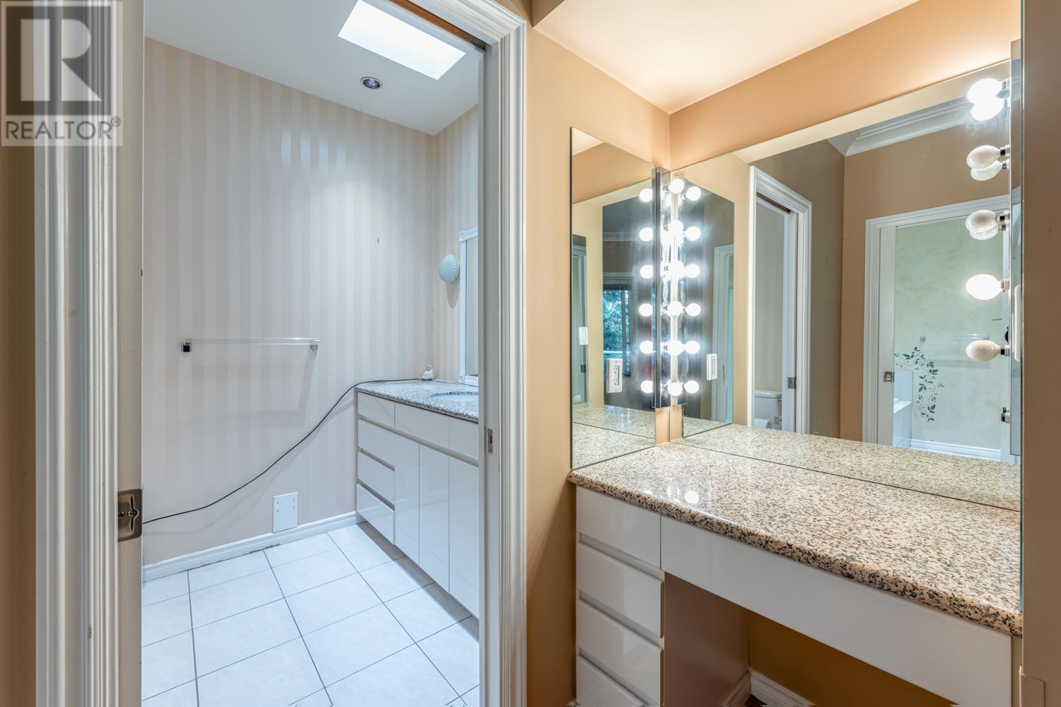 350 Kelvin Grove Way, Lions Bay, British Columbia  V0N 2E0 - Photo 9 - R2825686